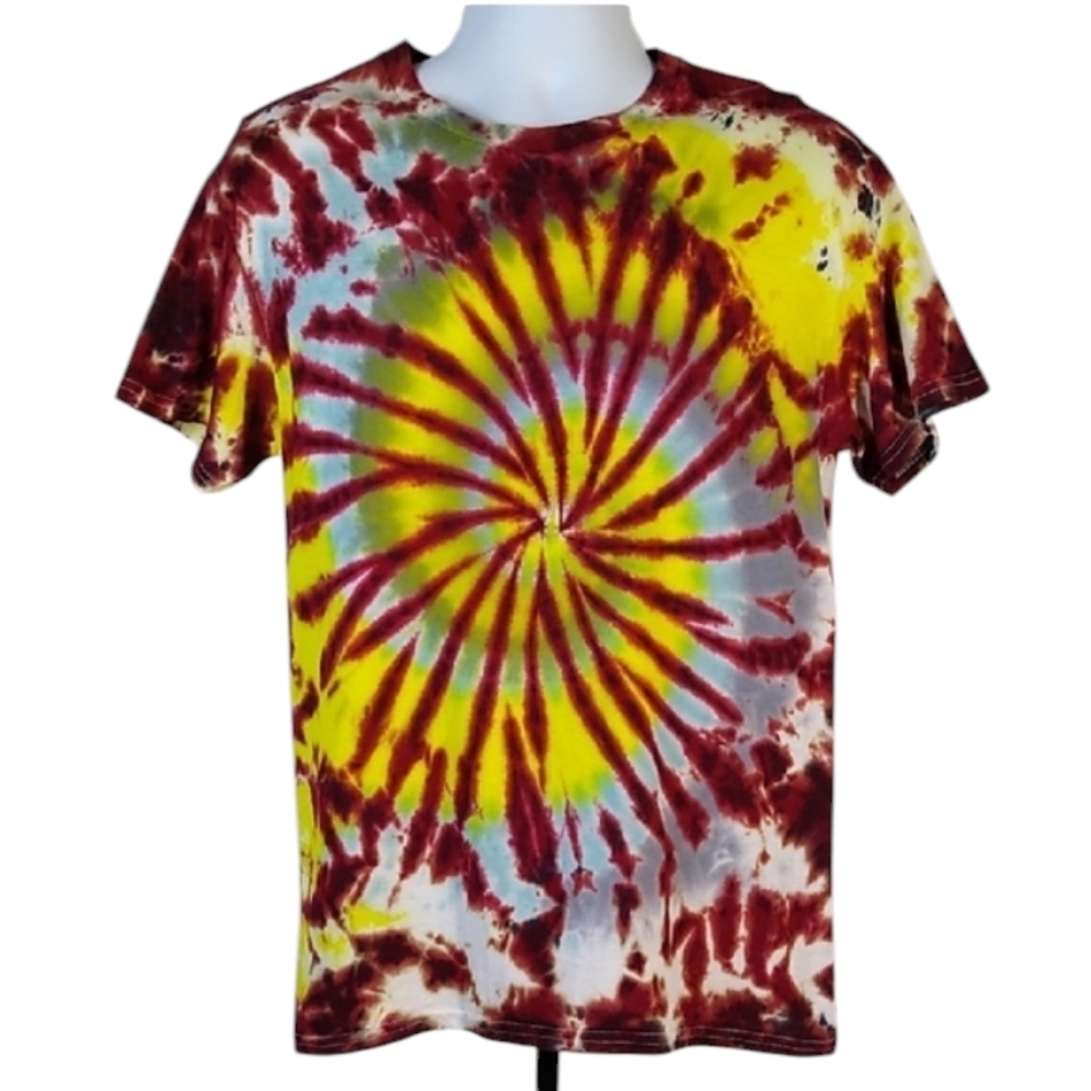 New Gildan Medium Tie-Dye Short Sleeve Shirt - Yellow, Red, White